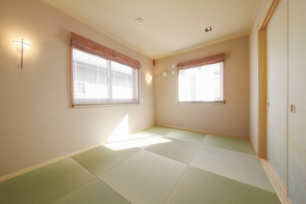 お医者さまのご主人が選んだ、健康に暮らすレンガ積みの琉球畳