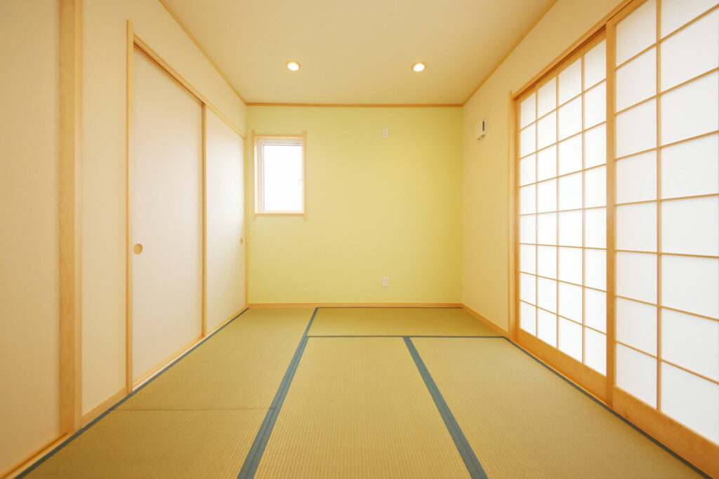 性能と色彩で整える、楽しく健やかに暮らす家の淡い緑が心を落ち着かせる和室