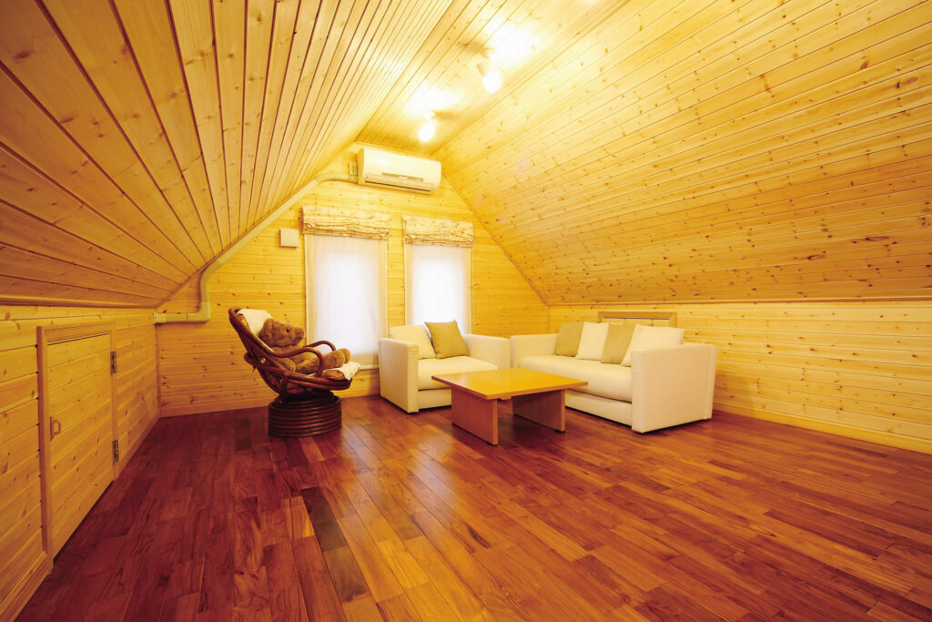 構造と性能で快適さと楽しい暮らしを追求したガレージハウスの屋根裏のファミリールーム